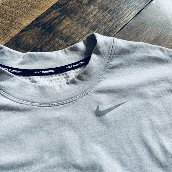 Nike Running  Long Sleeve  Top - Picture 4 of 10